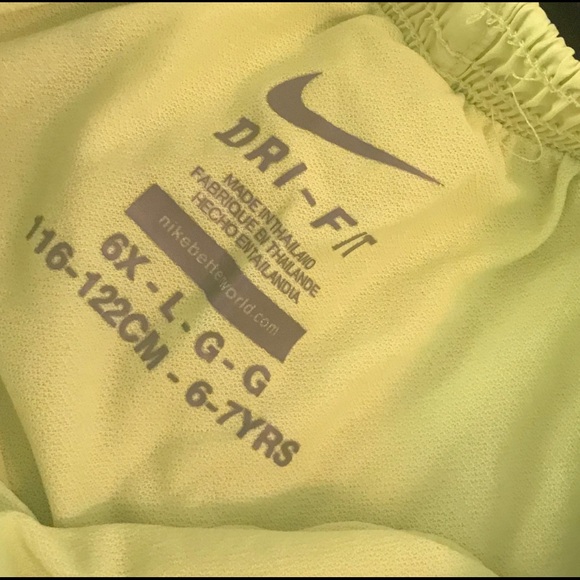 Girl’s Nike Shorts - Picture 2 of 2